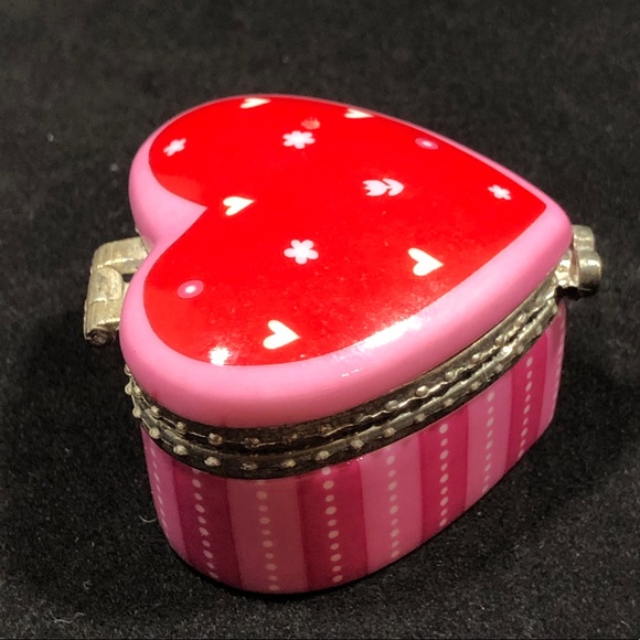 HEART CERAMIC TRINKET BOX by Hallmark - Picture 4 of 8